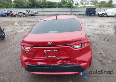 2021 Toyota Corolla Le z USA, uszkodzony, nr VIN JTDEPMAE1MJ174629